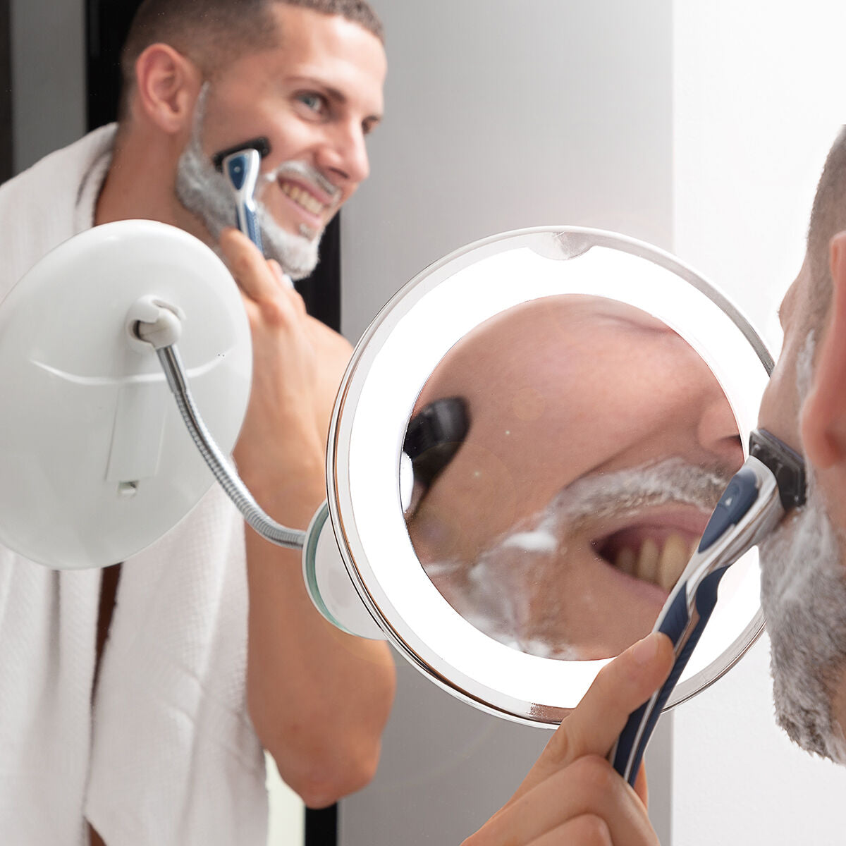 LED magnifying mirror with Flexible Arm and Suction Pad Mizoom InnovaGoods-6